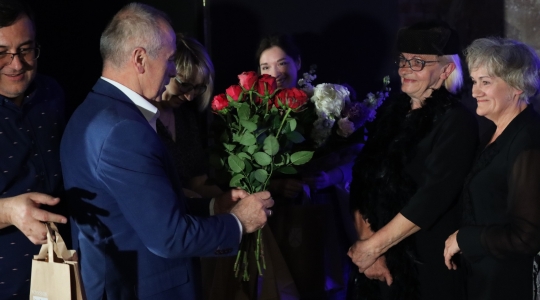 Zdjęcie 1 - Premiera spektaklu "Sztetl Kraśnik" teatru NOTOCO Senior