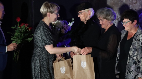 Zdjęcie 2 - Premiera spektaklu "Sztetl Kraśnik" teatru NOTOCO Senior