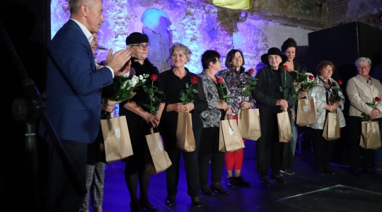 Zdjęcie 7 - Premiera spektaklu "Sztetl Kraśnik" teatru NOTOCO Senior