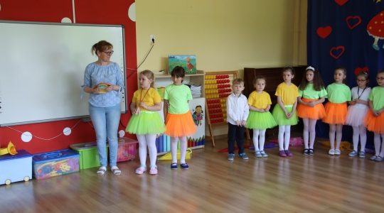 Zdjęcie 67 - Dzień Mamy w Przedszkolu Miejskim nr 4 oraz Szkole Muzycznej I Stopnia
