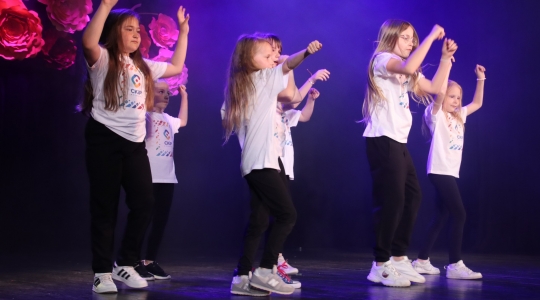 Zdjęcie 20 - "Najpiękniejsze słowo w językach świata" - koncert z okazji Dnia Matki