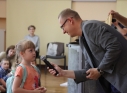 Zdjęcie 34 - Pierwsze miodobranie z miejskiej pasieki