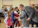 Zdjęcie 35 - Pierwsze miodobranie z miejskiej pasieki