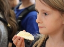 Zdjęcie 45 - Pierwsze miodobranie z miejskiej pasieki