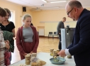 Zdjęcie 52 - Pierwsze miodobranie z miejskiej pasieki