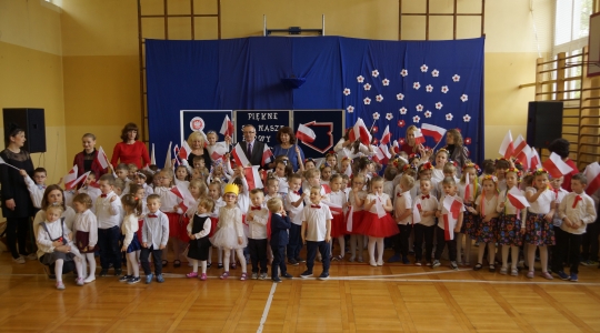 Zdjęcie 1 - Dzień Flagi w Przedszkolu Miejskim nr 7
