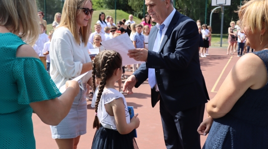 Zdjęcie 186 - Zakończenie roku szkolnego 2021/22 w szkołach podstawowych
