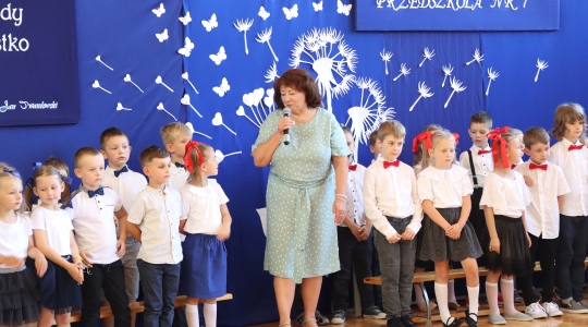Zdjęcie 11 - Pożegnanie absolwentów Przedszkola Miejskiego nr 7