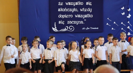 Zdjęcie 74 - Pożegnanie absolwentów Przedszkola Miejskiego nr 7