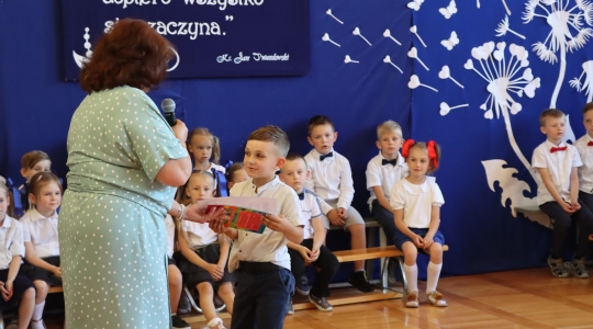 Zdjęcie 102 - Pożegnanie absolwentów Przedszkola Miejskiego nr 7