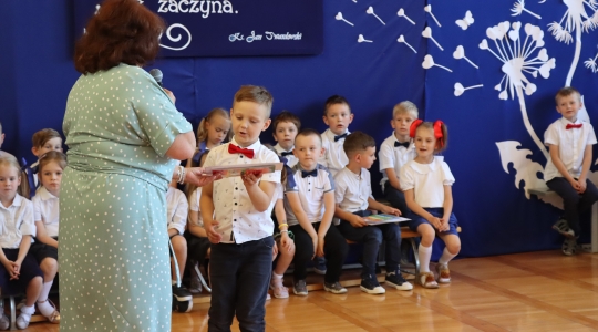 Zdjęcie 103 - Pożegnanie absolwentów Przedszkola Miejskiego nr 7