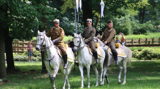 Zdjęcie 1 - Pokazy szwadronowe w ramach Święta 24 Pułku Ułanów w Kraśniku
