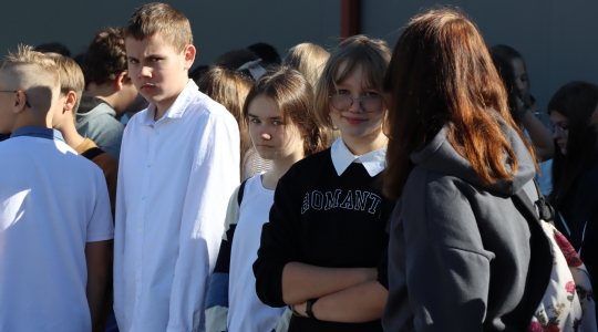 Zdjęcie 11 - Rozpoczęcie roku szkolnego 2022/2023 w miejskich szkołach podstawowych