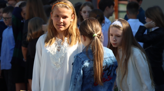 Zdjęcie 12 - Rozpoczęcie roku szkolnego 2022/2023 w miejskich szkołach podstawowych