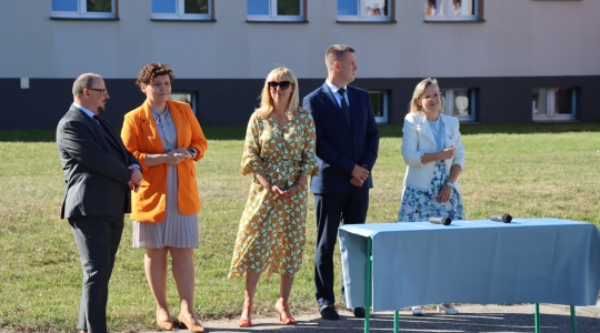 Zdjęcie 14 - Rozpoczęcie roku szkolnego 2022/2023 w miejskich szkołach podstawowych