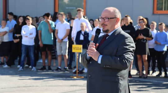 Zdjęcie 18 - Rozpoczęcie roku szkolnego 2022/2023 w miejskich szkołach podstawowych
