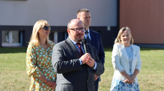Zdjęcie 1 - Rozpoczęcie roku szkolnego 2022/2023 w miejskich szkołach podstawowych