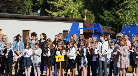 Zdjęcie 35 - Rozpoczęcie roku szkolnego 2022/2023 w miejskich szkołach podstawowych
