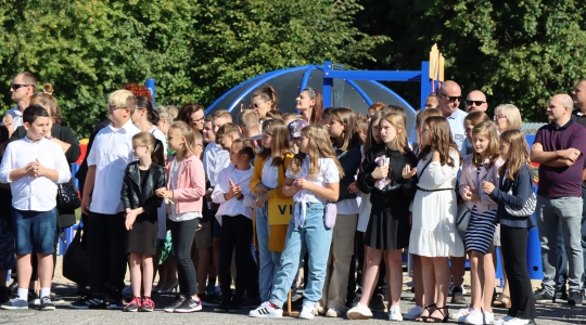 Zdjęcie 38 - Rozpoczęcie roku szkolnego 2022/2023 w miejskich szkołach podstawowych