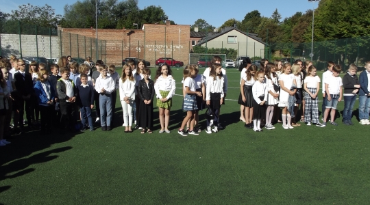 Zdjęcie 46 - Rozpoczęcie roku szkolnego 2022/2023 w miejskich szkołach podstawowych