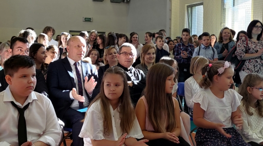 Zdjęcie 54 - Rozpoczęcie roku szkolnego 2022/2023 w miejskich szkołach podstawowych