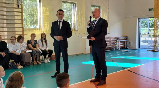 Zdjęcie 55 - Rozpoczęcie roku szkolnego 2022/2023 w miejskich szkołach podstawowych
