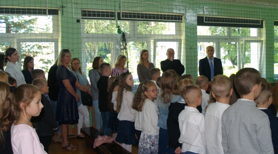 Zdjęcie 6 - Rozpoczęcie roku szkolnego 2022/2023 w miejskich szkołach podstawowych