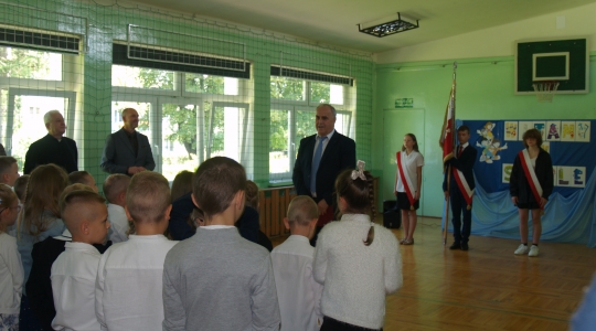 Zdjęcie 59 - Rozpoczęcie roku szkolnego 2022/2023 w miejskich szkołach podstawowych