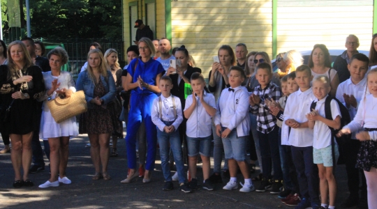 Zdjęcie 63 - Rozpoczęcie roku szkolnego 2022/2023 w miejskich szkołach podstawowych