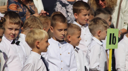 Zdjęcie 73 - Rozpoczęcie roku szkolnego 2022/2023 w miejskich szkołach podstawowych