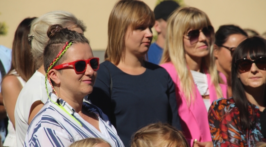 Zdjęcie 75 - Rozpoczęcie roku szkolnego 2022/2023 w miejskich szkołach podstawowych