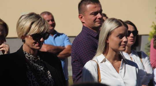 Zdjęcie 76 - Rozpoczęcie roku szkolnego 2022/2023 w miejskich szkołach podstawowych