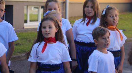 Zdjęcie 80 - Rozpoczęcie roku szkolnego 2022/2023 w miejskich szkołach podstawowych
