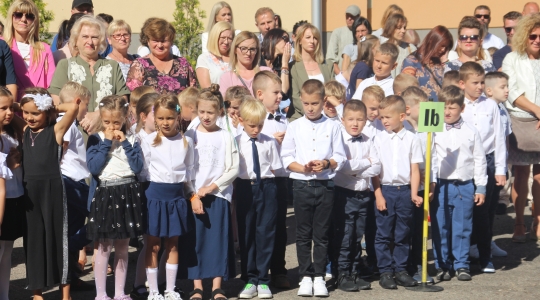 Zdjęcie 82 - Rozpoczęcie roku szkolnego 2022/2023 w miejskich szkołach podstawowych