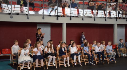 Zdjęcie 86 - Rozpoczęcie roku szkolnego 2022/2023 w miejskich szkołach podstawowych