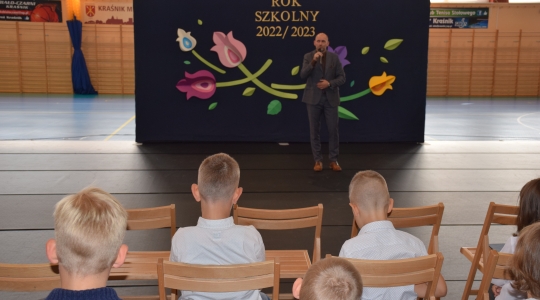 Zdjęcie 92 - Rozpoczęcie roku szkolnego 2022/2023 w miejskich szkołach podstawowych