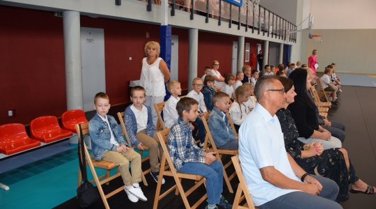 Zdjęcie 96 - Rozpoczęcie roku szkolnego 2022/2023 w miejskich szkołach podstawowych