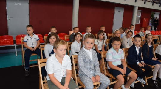Zdjęcie 97 - Rozpoczęcie roku szkolnego 2022/2023 w miejskich szkołach podstawowych