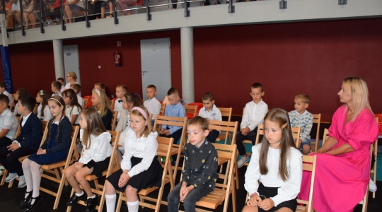 Zdjęcie 98 - Rozpoczęcie roku szkolnego 2022/2023 w miejskich szkołach podstawowych
