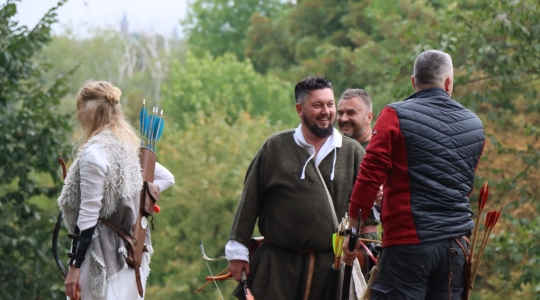 Zdjęcie 8 - IV Ogólnopolski Turniej Łuczniczy "Na Zamkowym Wzgórzu"