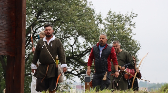 Zdjęcie 106 - IV Ogólnopolski Turniej Łuczniczy "Na Zamkowym Wzgórzu"