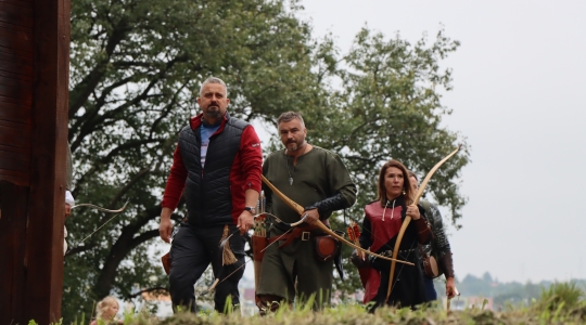 Zdjęcie 107 - IV Ogólnopolski Turniej Łuczniczy "Na Zamkowym Wzgórzu"