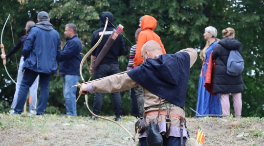 Zdjęcie 108 - IV Ogólnopolski Turniej Łuczniczy "Na Zamkowym Wzgórzu"