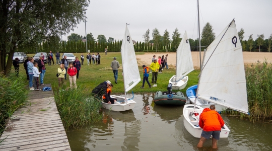 Zdjęcie 49 - Regaty kończące wakacyjną szkółkę żeglarską nad Zalewem Kraśnickim