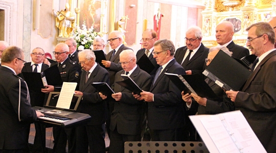 Zdjęcie 16 - Koncert Pieśni Maryjnych