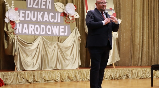Zdjęcie 1 - Dzień Edukacji Narodowej w kraśnickich szkołach i przedszkolach