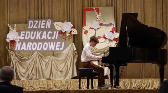 Zdjęcie 141 - Dzień Edukacji Narodowej w kraśnickich szkołach i przedszkolach