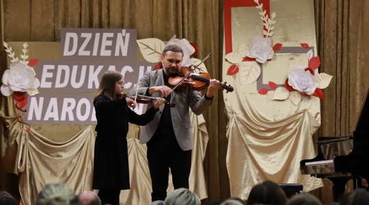 Zdjęcie 145 - Dzień Edukacji Narodowej w kraśnickich szkołach i przedszkolach