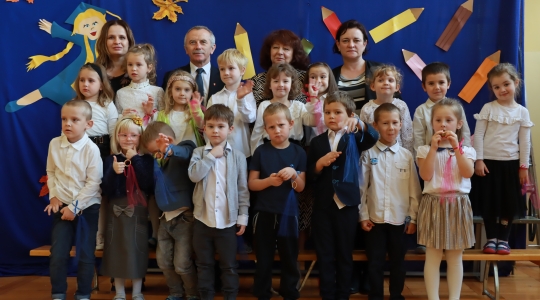 Zdjęcie 14 - Uroczyste pasowanie na Przedszkolaka w ZPO1