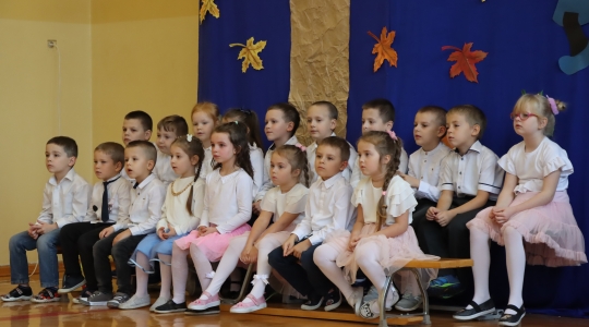 Zdjęcie 17 - Uroczyste pasowanie na Przedszkolaka w ZPO1